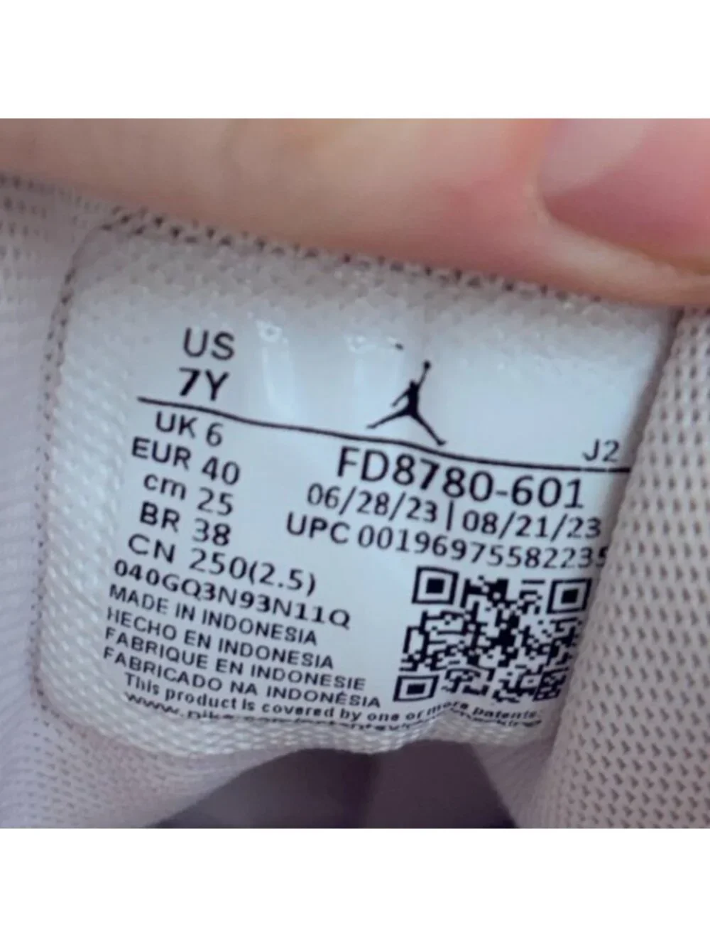 Nike Air Jordan 1 Mid Girls Size‎ 7Y Pink White Athletic Leather Shoes Sneakers